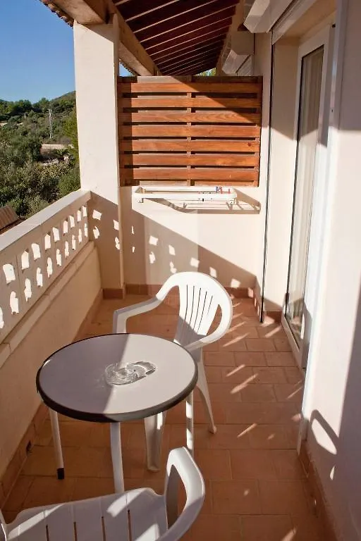Fonda Las Palmeras Font de sa Cala 2*,  Spain